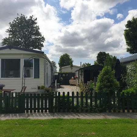 Noordholland Vakantie Chalet Кемпинг